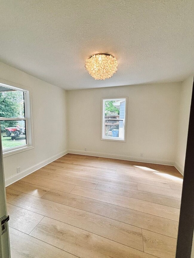 Building Photo - 7713 Knoll St