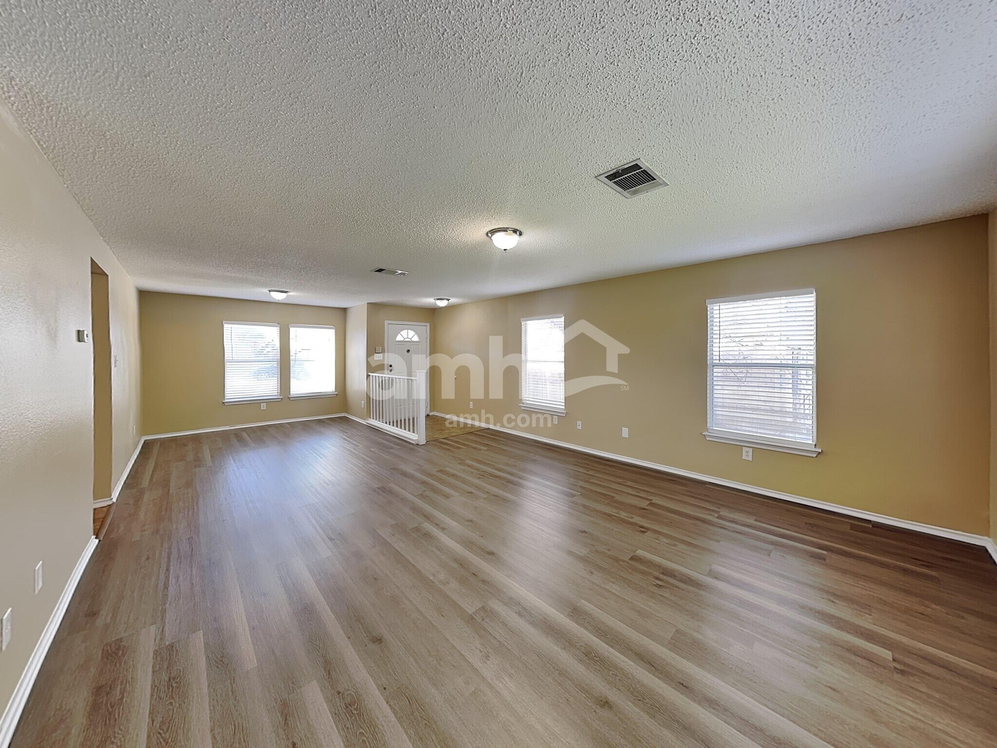 Building Photo - 2707 Vinson Ct