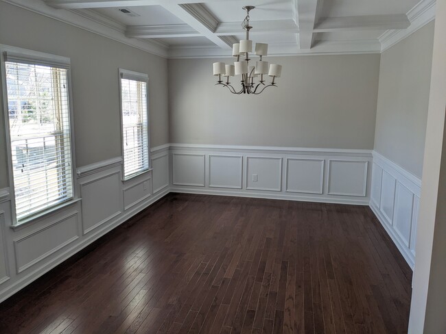 Building Photo - 6007 Peachtree Town Ln