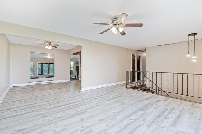 Building Photo - 18215 W Schweitzer Rd