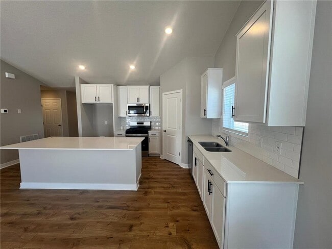 Building Photo - 17373 Dulles Ln