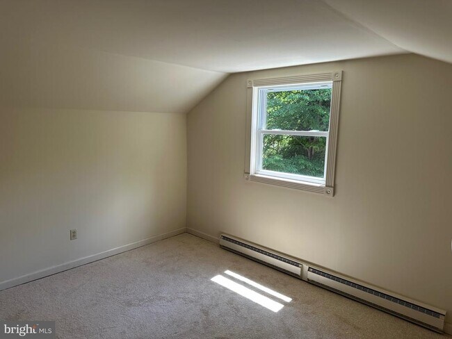 Building Photo - 601 Cathcart Rd