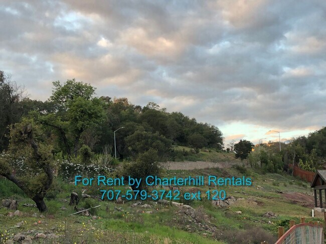 Building Photo - Beautiful, brand new, Fountaingrove home in convenient location near Keysight, Medtronic, Fountai...