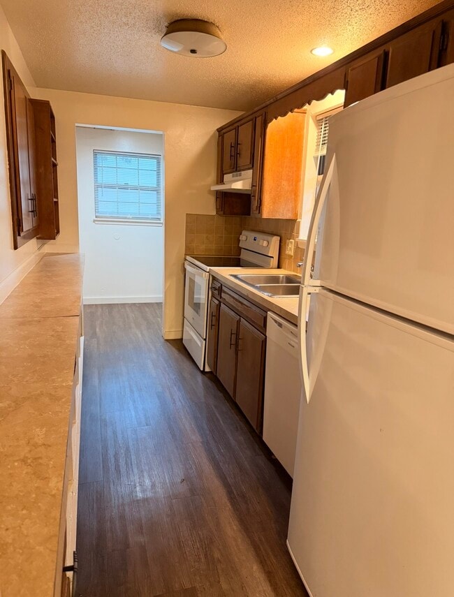 Building Photo - 2837 E Monroe Terrace