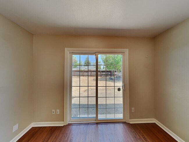 Building Photo - 4525 Brookfield Dr