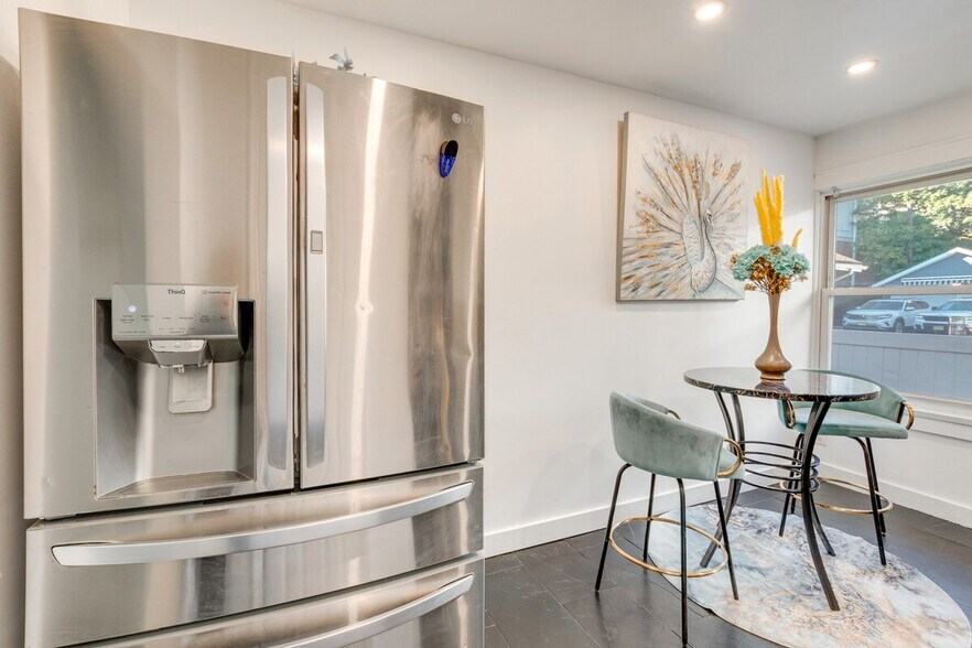 Building Photo - 318 Meeker Ave