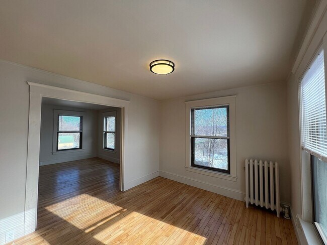 Building Photo - 248 N Main St