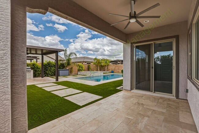 Building Photo - Stunning Gilbert Home Located in the Beautiful Belrose Gated Community!