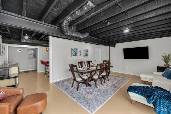 Building Photo - 12013 Westland Ct