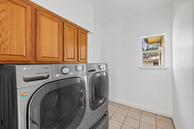 Building Photo - 500 Errol Dr
