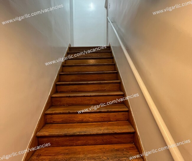 Building Photo - 461 Hayes St