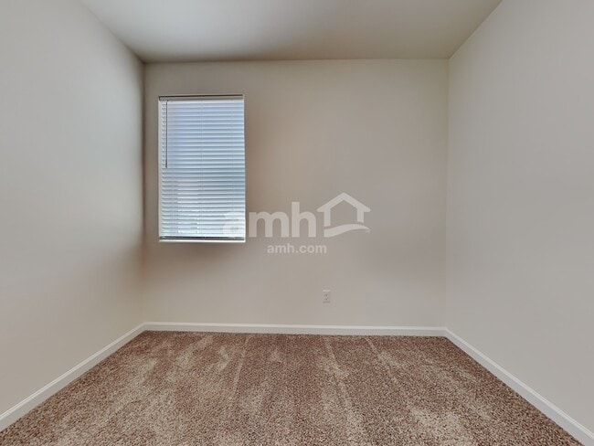 Building Photo - 1229 W 16th Ave