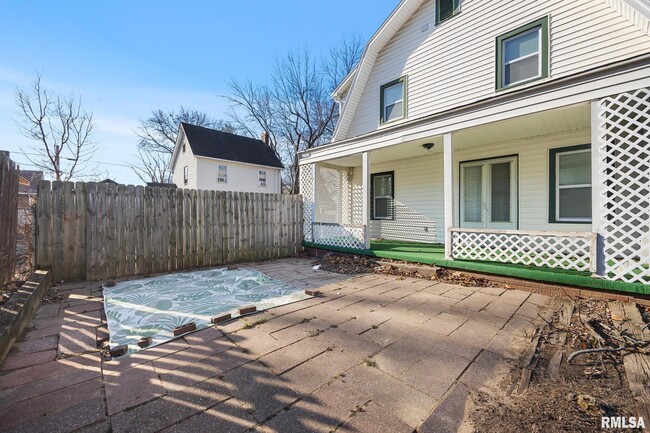 Building Photo - 400 E Virginia Ave