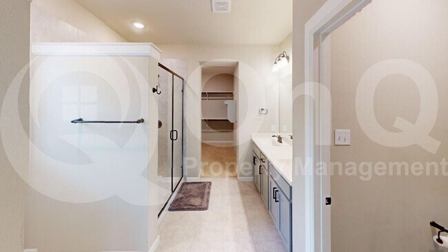 Building Photo - 5521 Capilano Ct