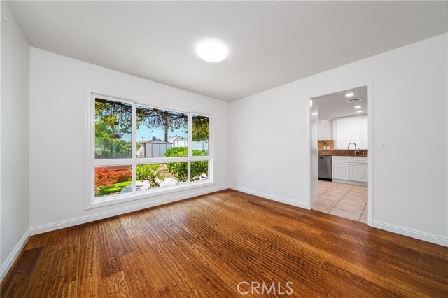 Building Photo - 1530 Elmsford Ave