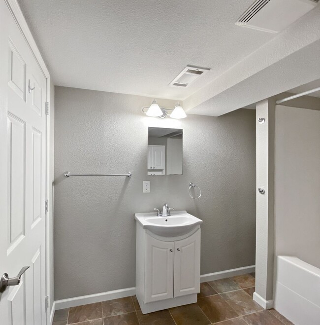 Building Photo - 3338 Library Ln