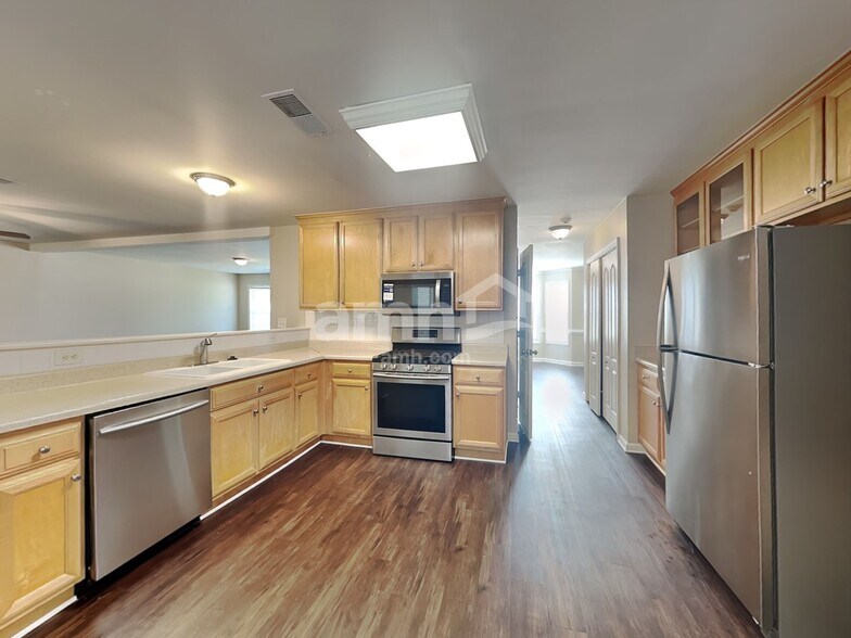 Building Photo - 241 Hunters Chase