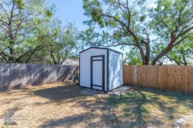 Building Photo - 717 Chanticleers Ln