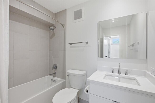 Building Photo - 4170 N Marine Dr