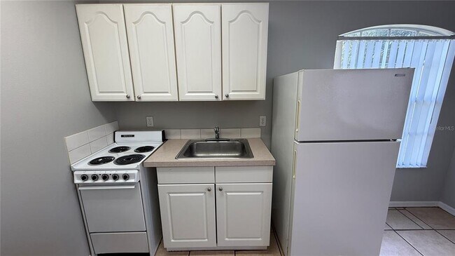 Building Photo - 871 Orchid Dr