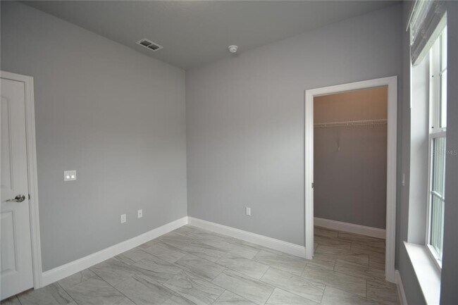 Building Photo - 17 Zoeller Ct