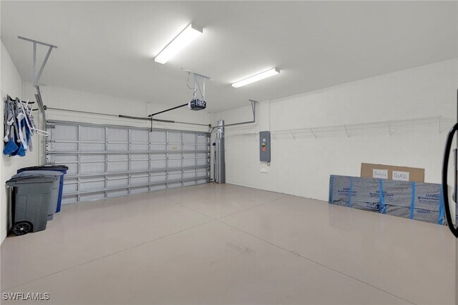 Building Photo - 19912 Beverly Park Rd