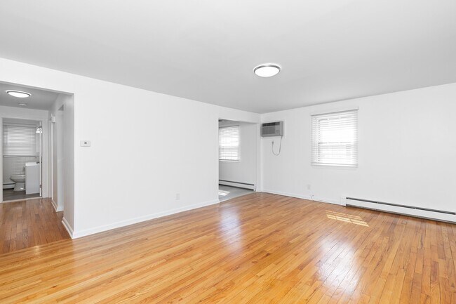 Building Photo - 56 Church St