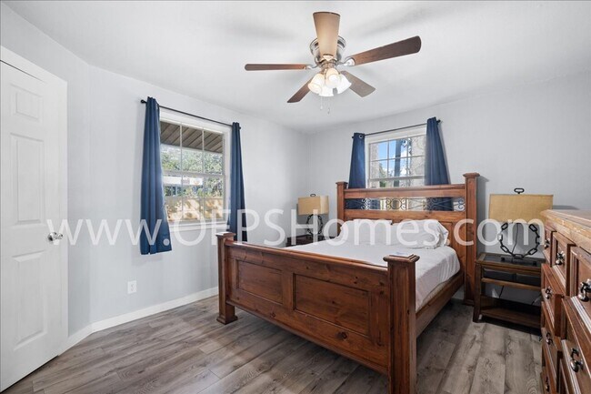 Building Photo - Stunning 4-Bedroom, 3-Bath Waterfront Home in Choctaw Beach – 140ft of Bayfront Bliss!