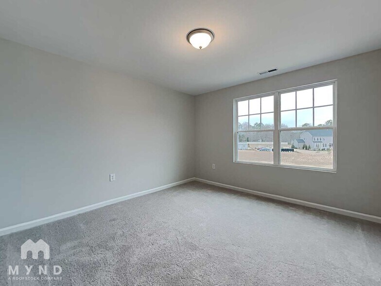 Building Photo - 1601 Trembley Pk Dr