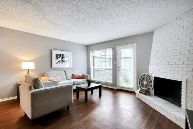 Building Photo - 4401 Glenview Ct