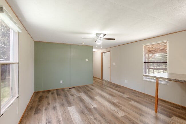 Building Photo - 37 C Riverside Ln