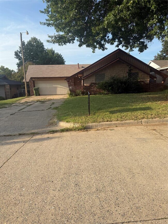 Primary Photo - 315 Willow Pl