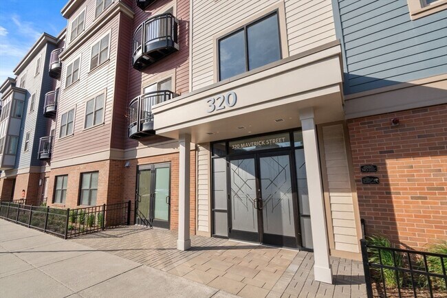 Building Photo - 320 Maverick St