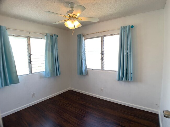 Building Photo - Mililani  - Rare 4 bedroom with upgraded kitchen/bathroom & large living/dining room