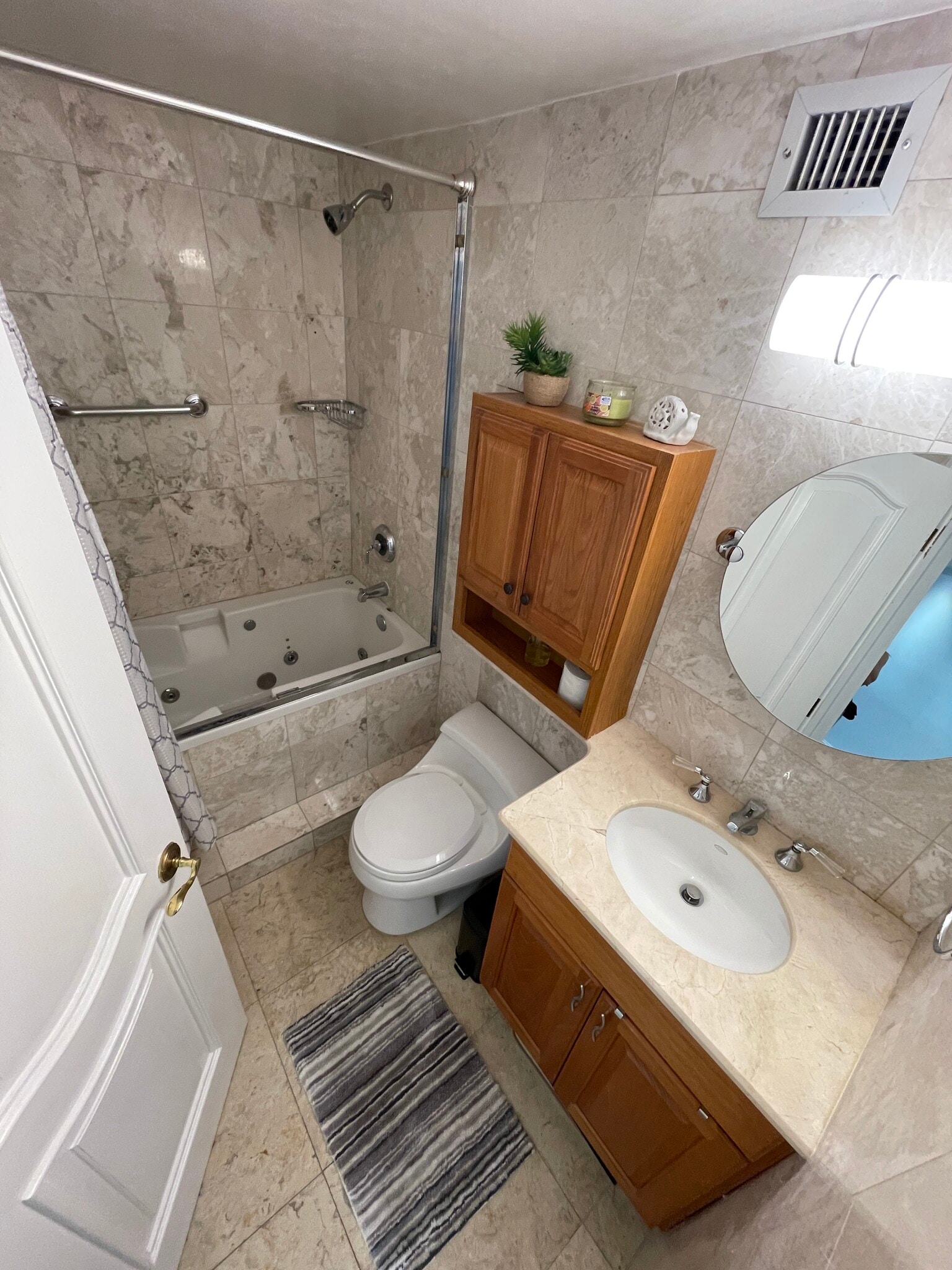 Building Photo - 999 Brickell Bay Dr