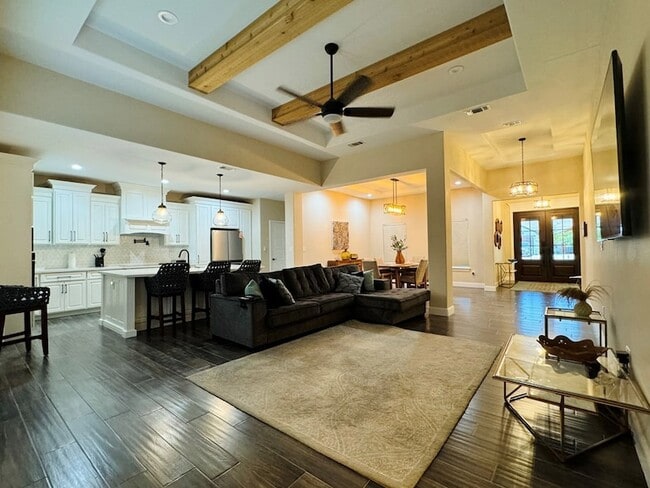 Building Photo - 2301 Lemonwood St