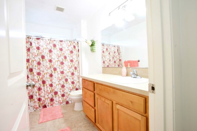 Building Photo - 1448 NE 176th Ave