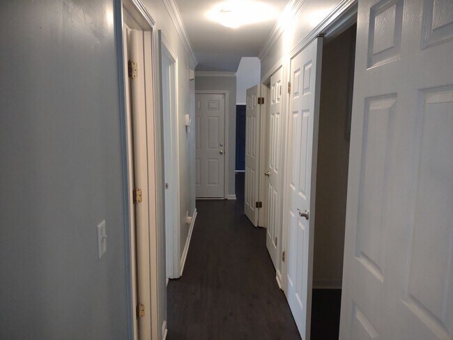Building Photo - Fantastic Three Bedroom Home in Lexington!