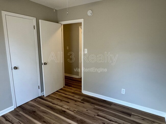 Building Photo - 457 Mulligan Dr