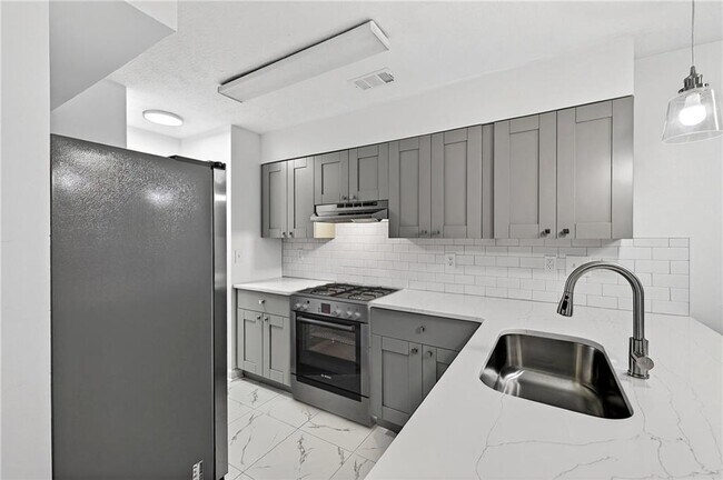 Building Photo - 6716 Colchester Pl NW