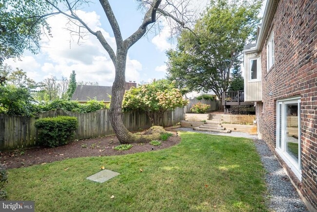 Building Photo - 4614 ROXBURY Dr