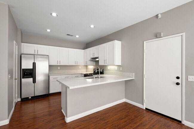 Building Photo - Gorgeous 3 Bedroom Chula Vista Home!