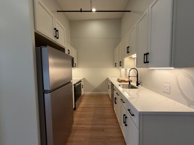 Building Photo - 38-42 Washington st-Unit 301