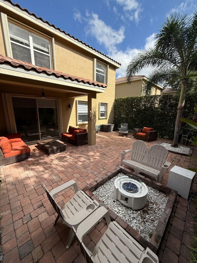 Building Photo - 10435 Yarrow Dr
