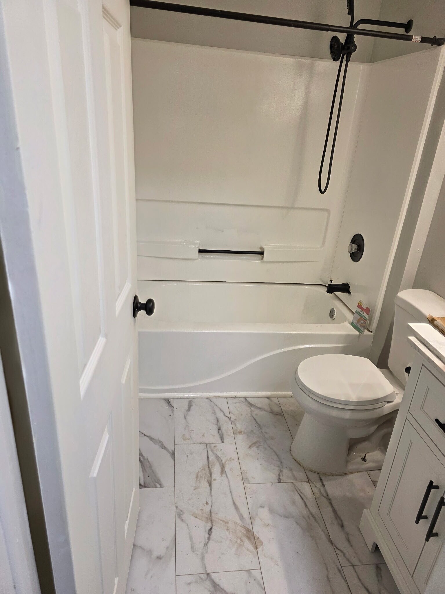 Building Photo - 1 1/2 Oliver Ave