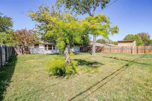 Building Photo - 921 Willow Cir S