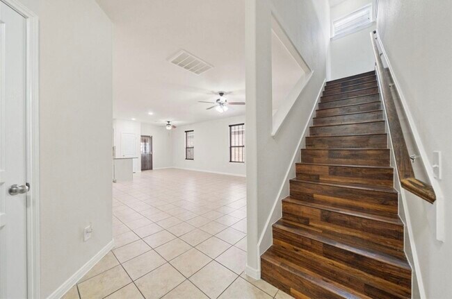 Building Photo - 5711 Water Violet Ln