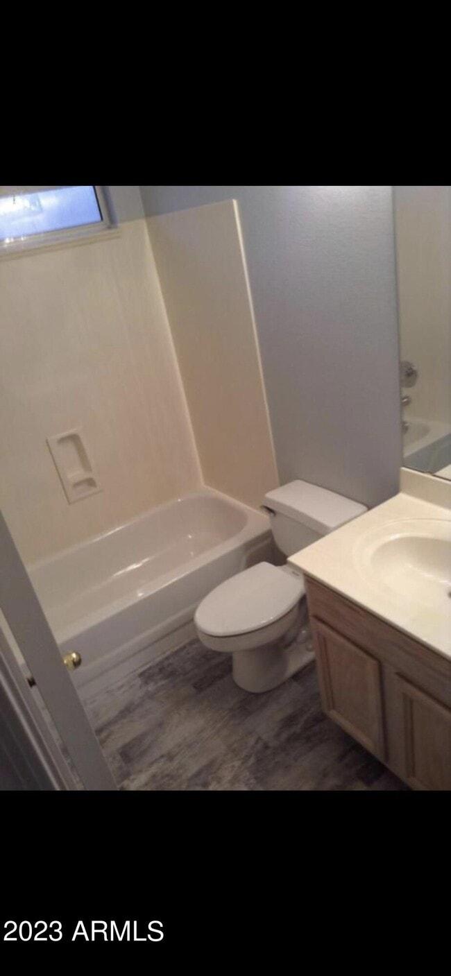 Building Photo - 2816 E Villa Theresa Dr