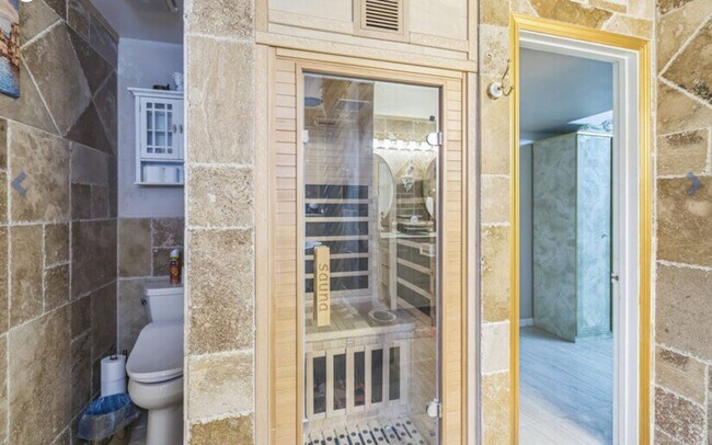 Building Photo - Fully Furnished Luxury Home with Solar