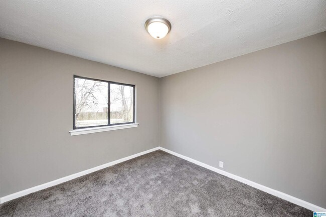 Building Photo - 212 Woodward Dr